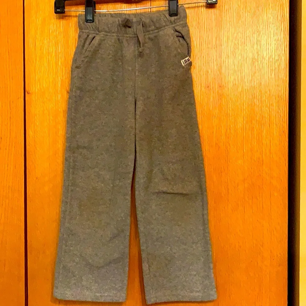 Carter’s boy’s size 5 Sherpa fleece elastic waist drawstring sweat pants pockets